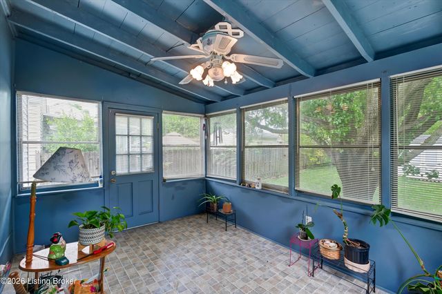 1215 Rammers Ave, Louisville, KY 40204