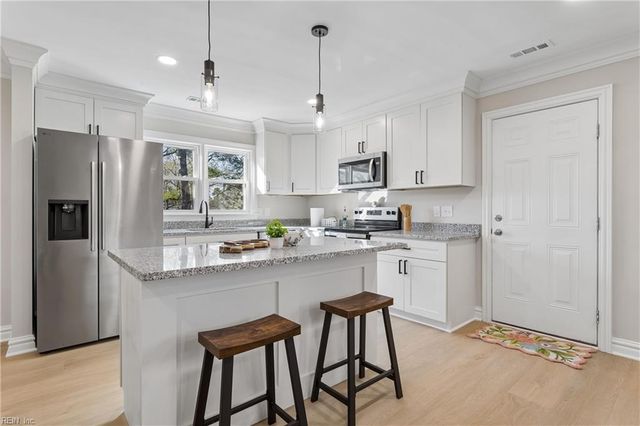 3905 W Colonial PW, Virginia Beach, VA 23452