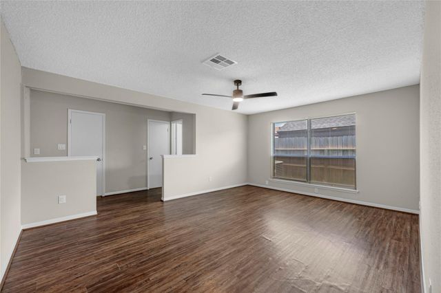 6527 Briar Glade Drive, Houston, TX 77072