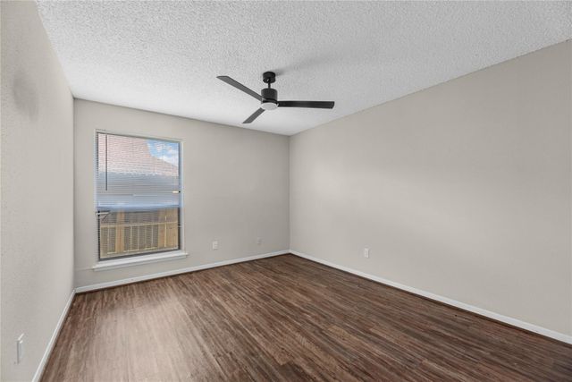 6527 Briar Glade Drive, Houston, TX 77072