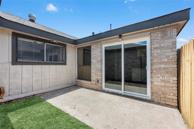 6527 Briar Glade Drive, Houston, TX 77072