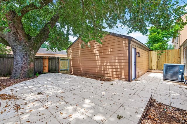 8632 Maplecrest Drive, Houston, TX 77099