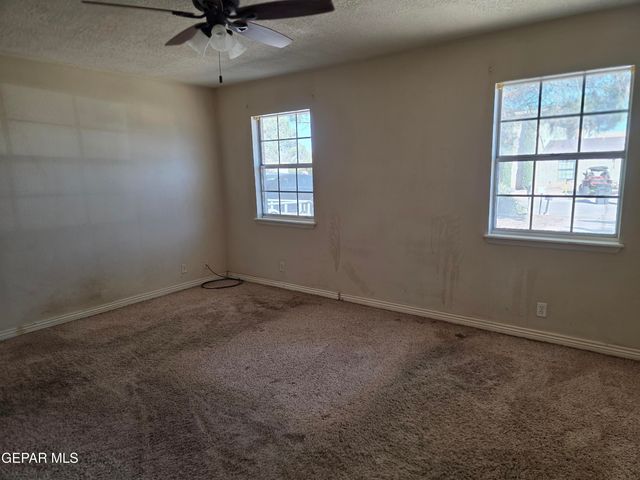 113 BUCKSKIN Loop, Santa Teresa, NM 88008