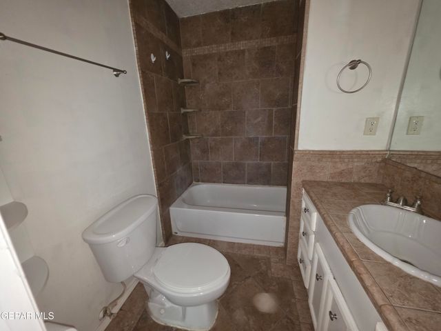 113 BUCKSKIN Loop, Santa Teresa, NM 88008