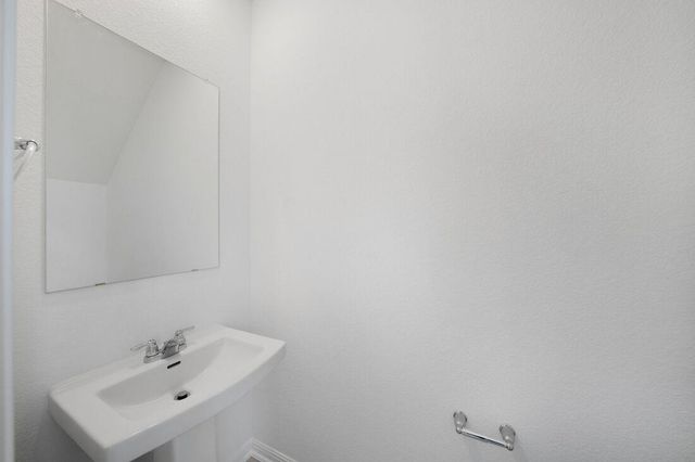 812 Drystone TRL, Liberty Hill, TX 78642