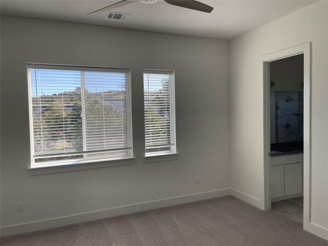 2050 lohmans SPUR 2003, Lakeway, TX 78734