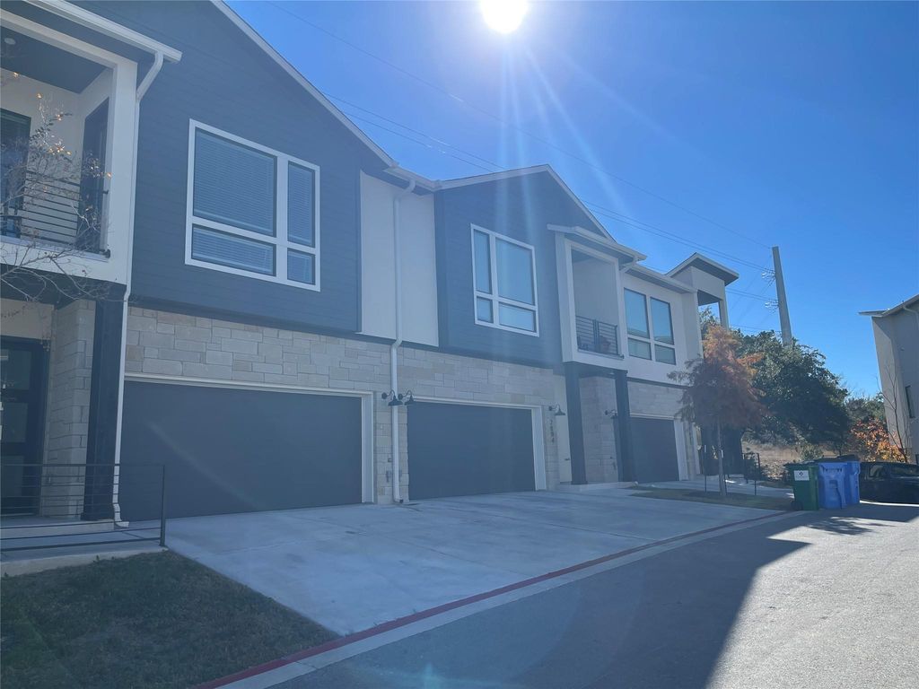 2050 lohmans SPUR 2003, Lakeway, TX 78734