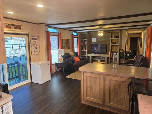 215 Cannon Lane, Knollwood, TX 75092