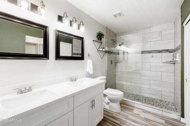 2318 W PINCHOT Avenue, Phoenix, AZ 85015