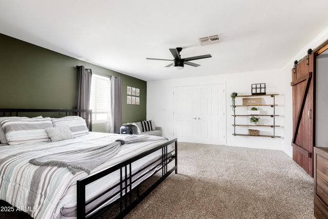 2318 W PINCHOT Avenue, Phoenix, AZ 85015