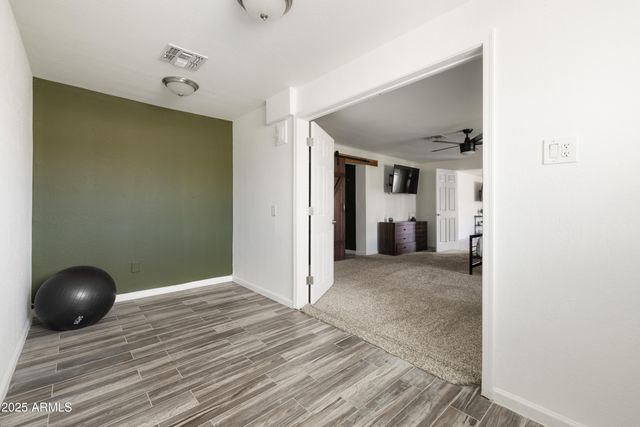 2318 W PINCHOT Avenue, Phoenix, AZ 85015