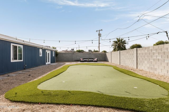 2318 W PINCHOT Avenue, Phoenix, AZ 85015