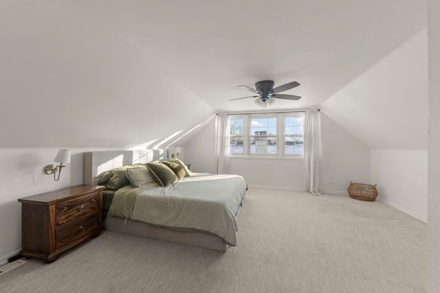 35 CLOVERDALE Lane, Schaumburg, IL 60194