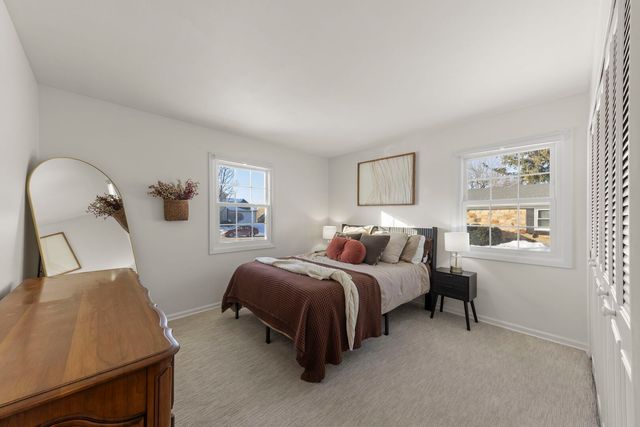 35 CLOVERDALE Lane, Schaumburg, IL 60194