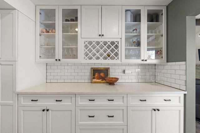 35 CLOVERDALE Lane, Schaumburg, IL 60194