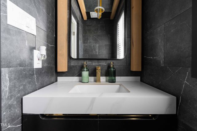 3010 Blueberry Lane, Chapel Hill, NC 27516