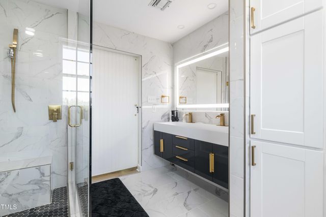 3010 Blueberry Lane, Chapel Hill, NC 27516