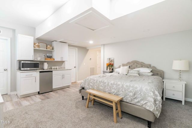 3010 Blueberry Lane, Chapel Hill, NC 27516