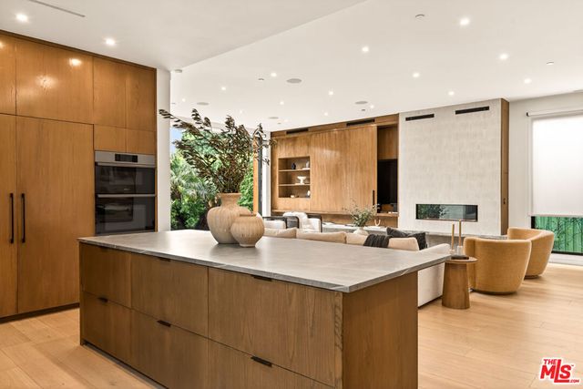 2416 Frey Avenue, Venice, CA 90291