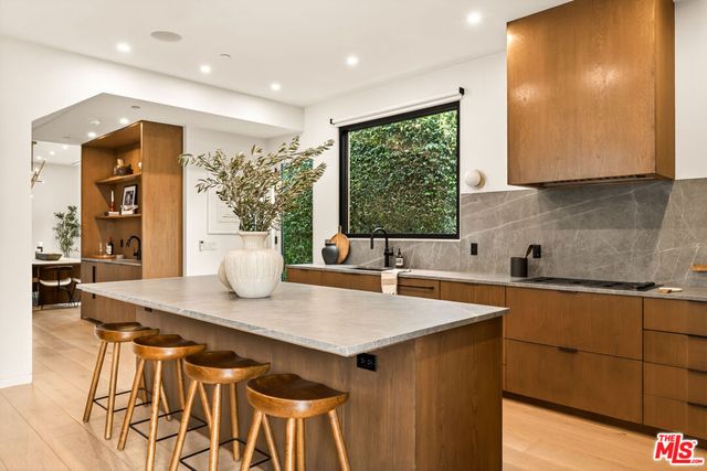 2416 Frey Avenue, Venice, CA 90291