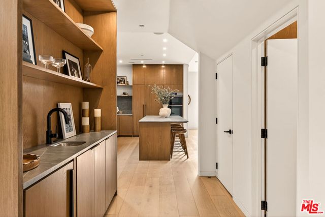 2416 Frey Avenue, Venice, CA 90291