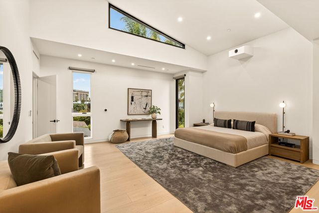 2416 Frey Avenue, Venice, CA 90291