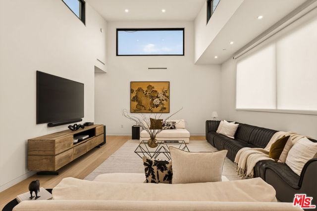 2416 Frey Avenue, Venice, CA 90291