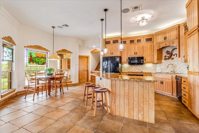 200 Ranchcrest Road, Lorena, TX 76655