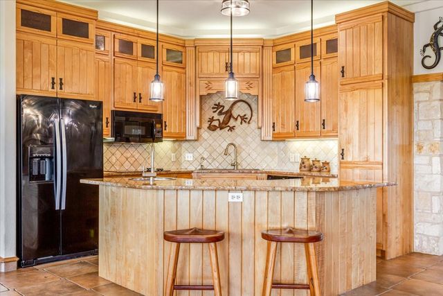 200 Ranchcrest Road, Lorena, TX 76655