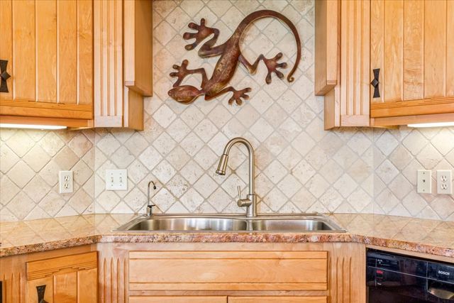 200 Ranchcrest Road, Lorena, TX 76655