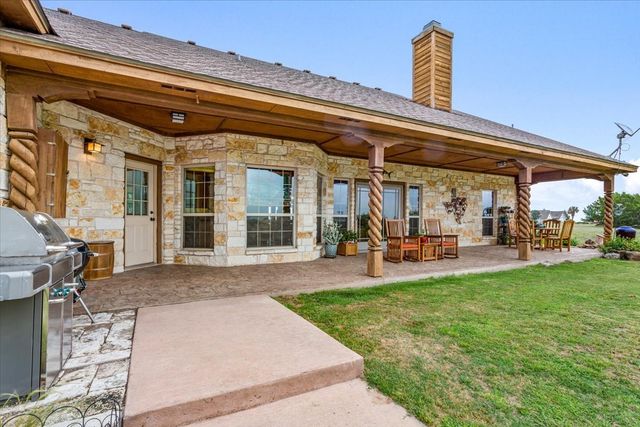200 Ranchcrest Road, Lorena, TX 76655