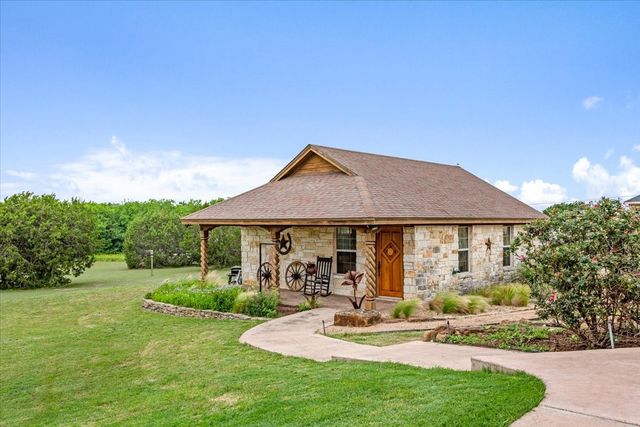 200 Ranchcrest Road, Lorena, TX 76655