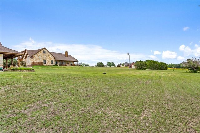 200 Ranchcrest Road, Lorena, TX 76655