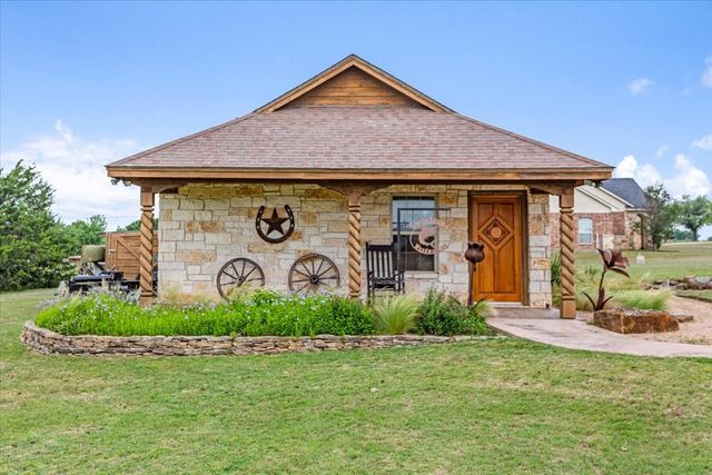 200 Ranchcrest Road, Lorena, TX 76655