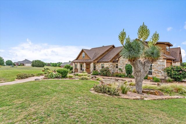 200 Ranchcrest Road, Lorena, TX 76655