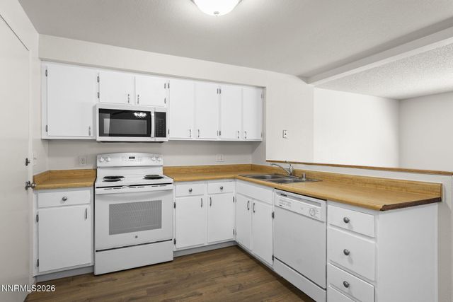 401 Allouette Way 02, Carson City, NV 89706