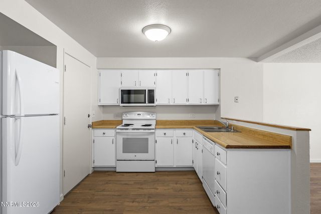 401 Allouette Way 02, Carson City, NV 89706