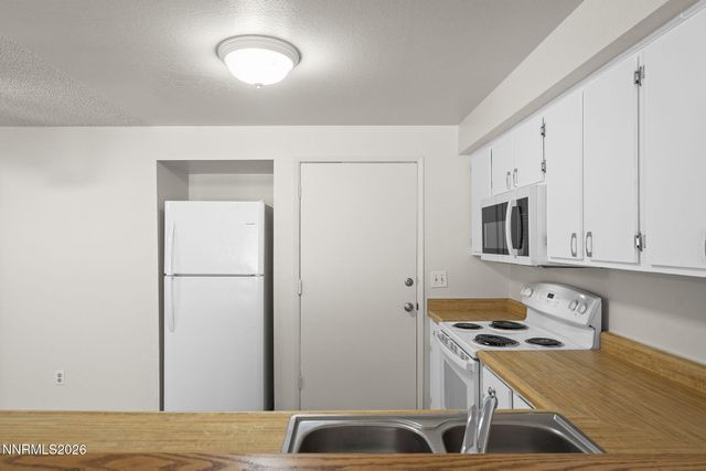 401 Allouette Way 02, Carson City, NV 89706