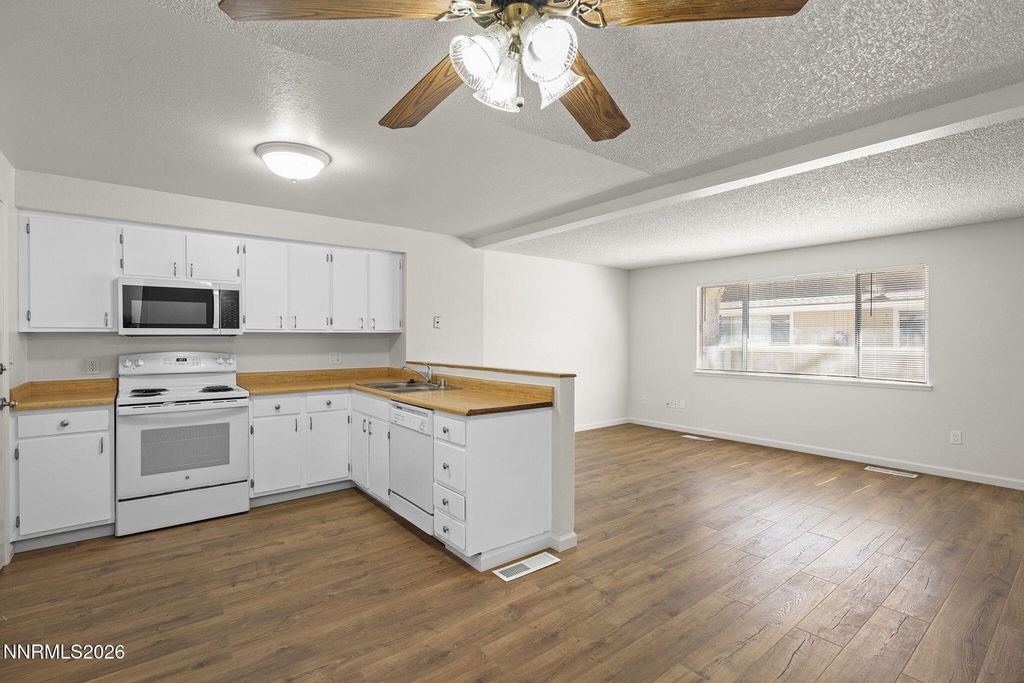 Image 10 of property listing at 401 Allouette Way 02, Carson City, NV 89706