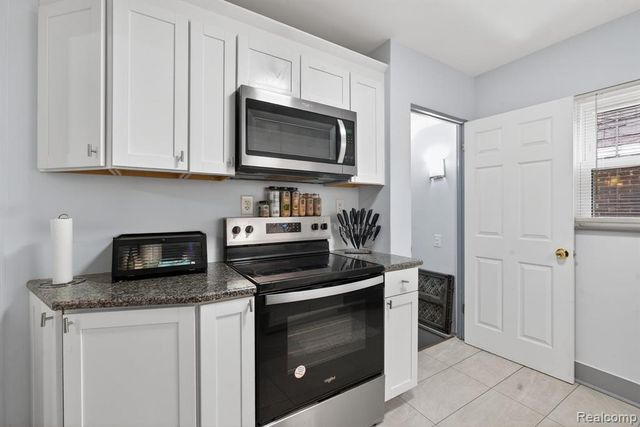 17183 Washburn Street, Detroit, MI 48221