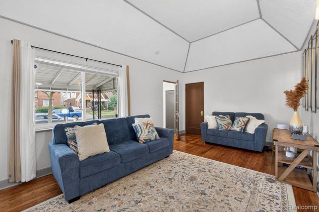 17183 Washburn Street, Detroit, MI 48221