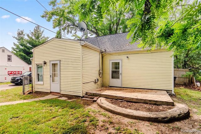 4644 Rochester Road, Royal Oak, MI 48073