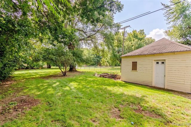4644 Rochester Road, Royal Oak, MI 48073