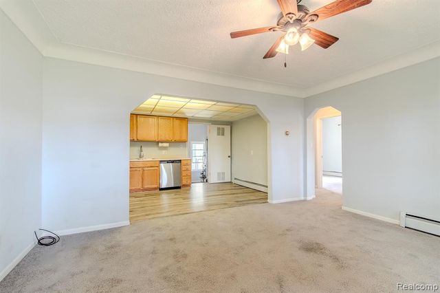 4644 Rochester Road, Royal Oak, MI 48073