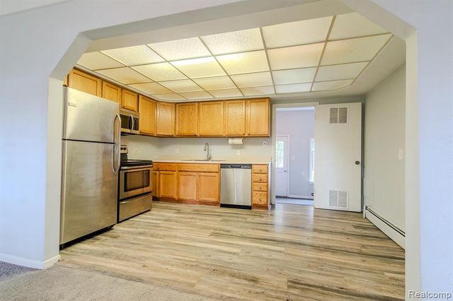 4644 Rochester Road, Royal Oak, MI 48073