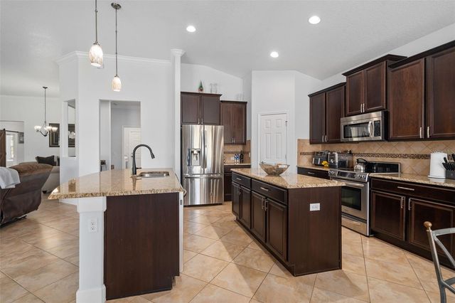 30115 KLADRUBY POINT, Mount Dora, FL 32757