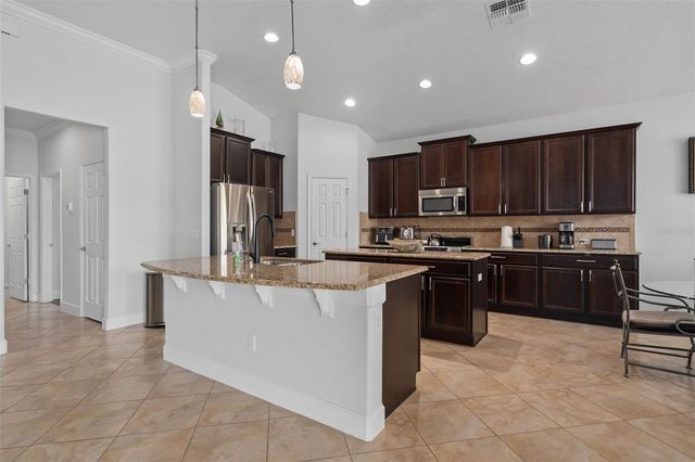30115 KLADRUBY POINT, Mount Dora, FL 32757