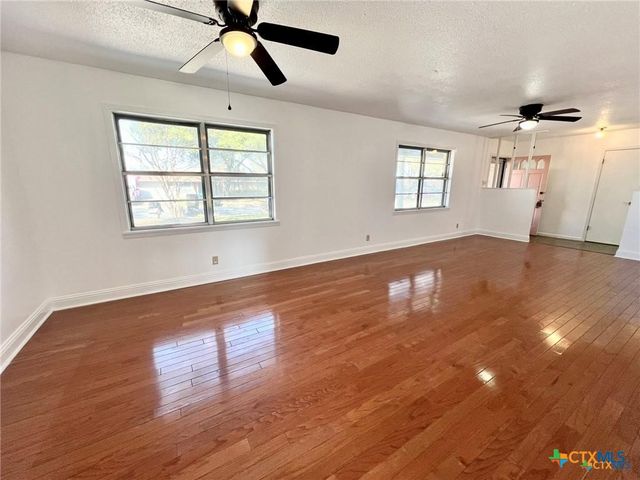 105 E Upshaw Avenue, Temple, TX 76501