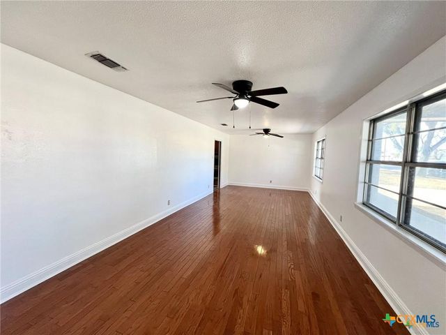 105 E Upshaw Avenue, Temple, TX 76501
