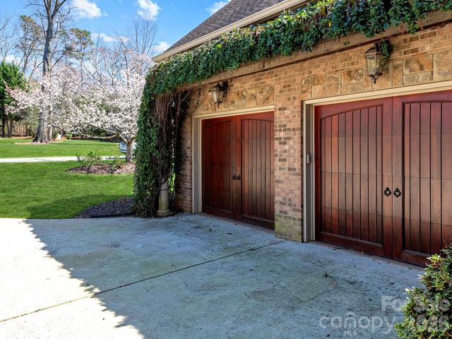 7919 Glen Abbey Circle, Stanley, NC 28164